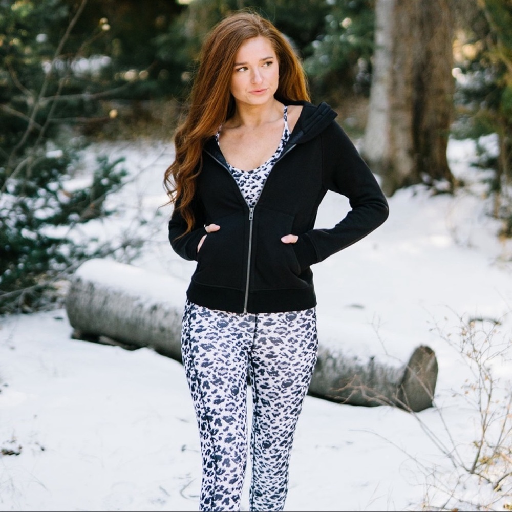 Zyia snow leopard leggings